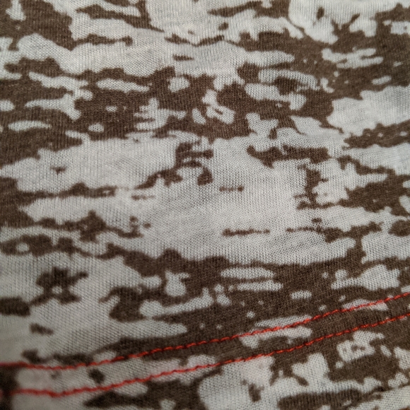 Southern Thread vintage v-neck tee - Picture 5 of 6